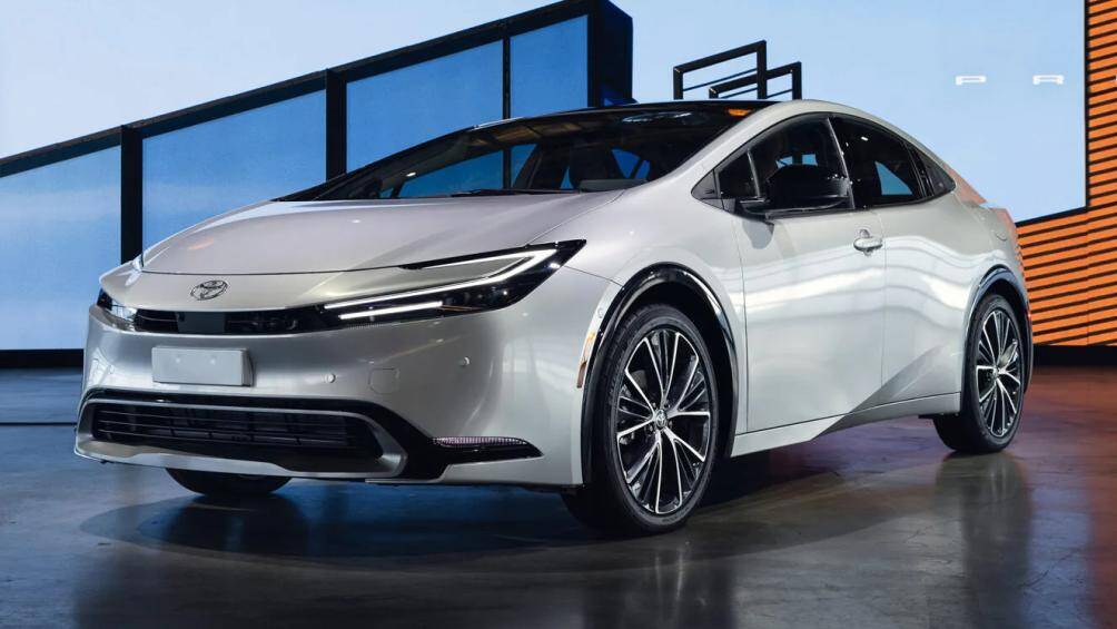 3. Toyota Prius: So với xe động cơ đốt trong, bầu xúc tác khí thải của xe hybrid nói chung ít xuống cấp và giữ được tình trạng mới hơn vì ít hoạt động hơn, do đó cũng bị kẻ trộm để ý nhiều hơn. Là một trong những mẫu ô tô hybrid phổ biến nhất, Prius đứng vị trí thứ 3
