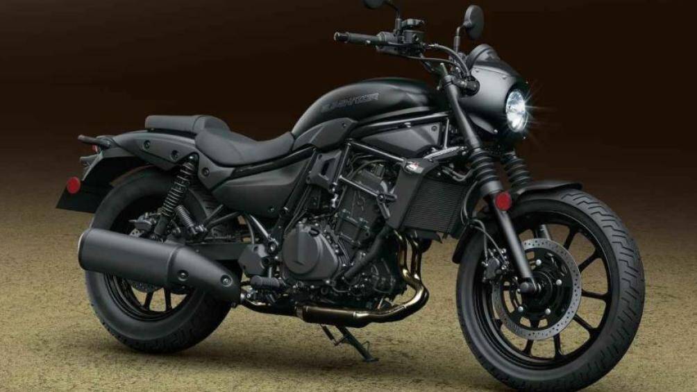 Kawasaki giới thiệu Eliminator lần đầu vào năm 1985 với trang bị động cơ xe thể thao và khung gầm hành trình