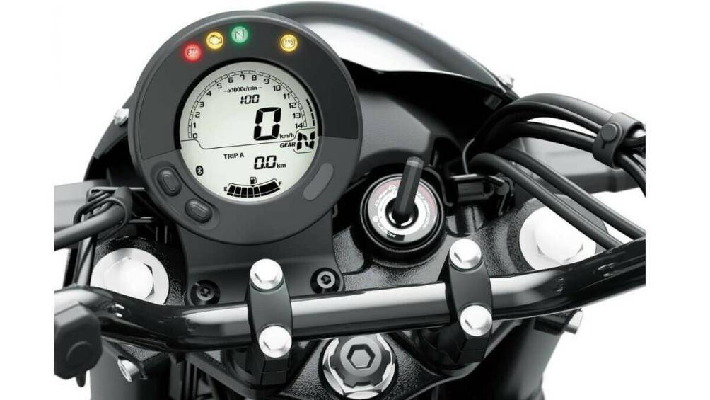 Cụm đồng hồ kỹ thuật số bao gồm đồng hồ tốc độ, đồng hồ đo quãng đường, đồng hồ đo hành trình và các thông tin quan trọng khác