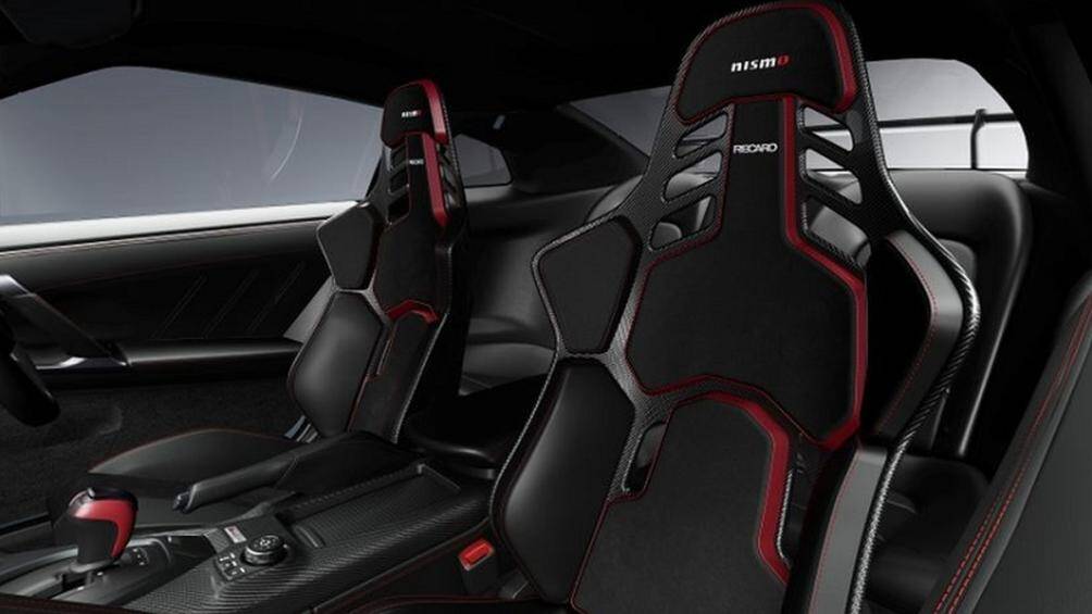 Trong khi đó, phiên bản GT-R Nismo và GT-R Nismo Special Edition có công suất lên đến 600 mã lực và mô-men xoắn 652 Nm