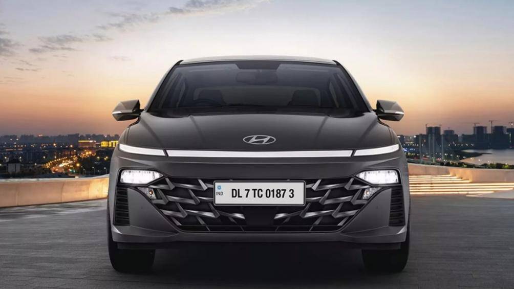 Nhà sản xuất ô tô Hàn Quốc vừa ra mắt mẫu Hyundai Verna 2023 thế hệ mới (tên gọi khác của Hyundai Accent) tại Ấn Độ