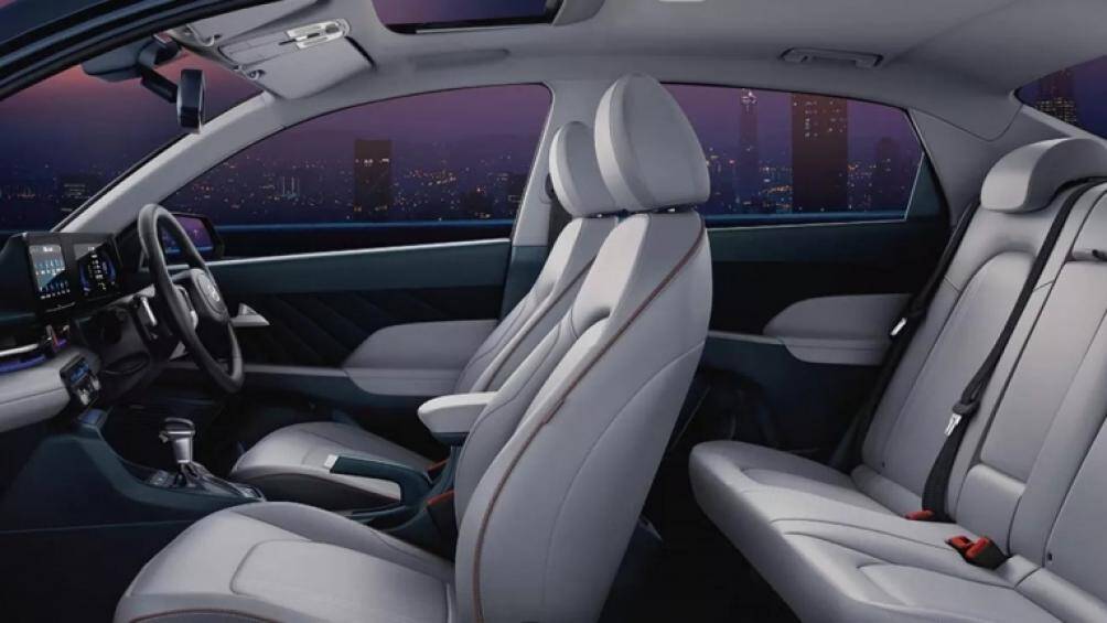 Hyundai Accent 2023 tại Ấn Độ có 2 tùy chọn động cơ là xăng hút khí tự nhiên 1.5L và xăng tăng áp 1.5L