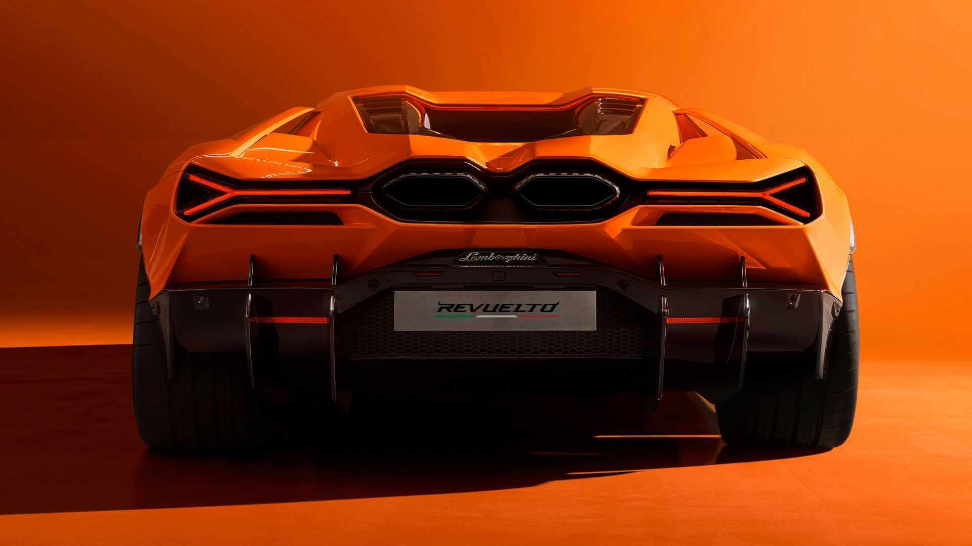 Lamborghini sẽ bán ra Revuelto vào gần cuối năm với giá chưa được công bố