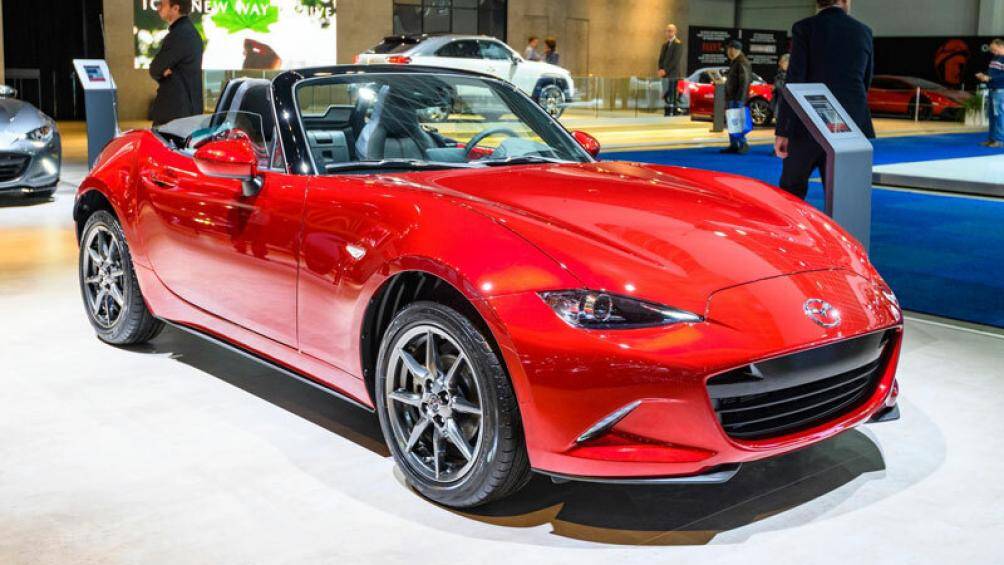 2. Mazda MX-5 Miata 2023 (giá khởi điểm: 29.115 USD)