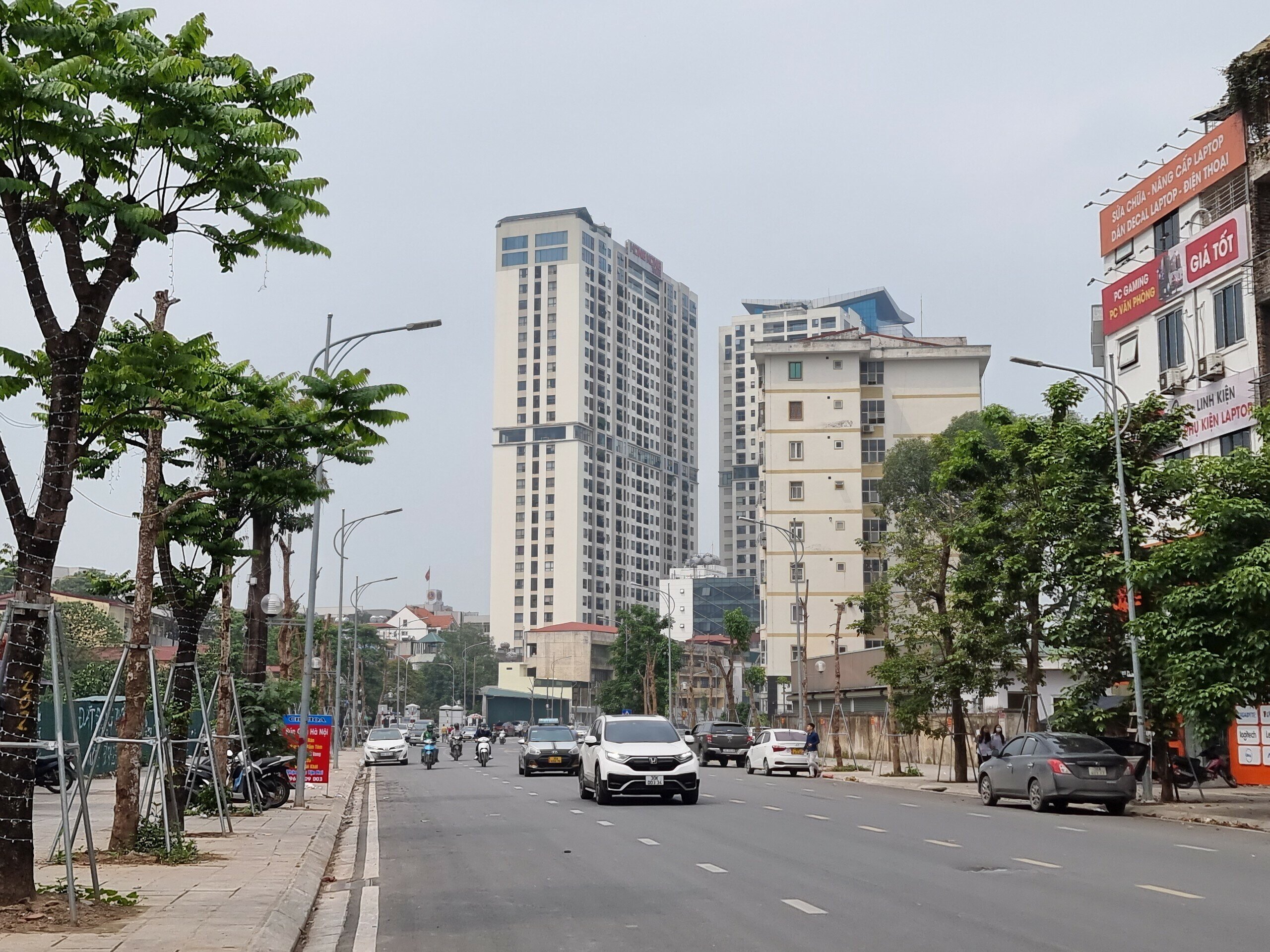 Đường Huỳnh Thúc Kháng kéo dài có chiều dài khoảng 1,3 km, bề rộng mặt cắt ngang đường từ 28,3 - 30 m; điểm đầu giao với ngã tư Huỳnh Thúc Kháng - Nguyễn Chí Thanh, điểm cuối tại vị trí nút giao Voi Phục.