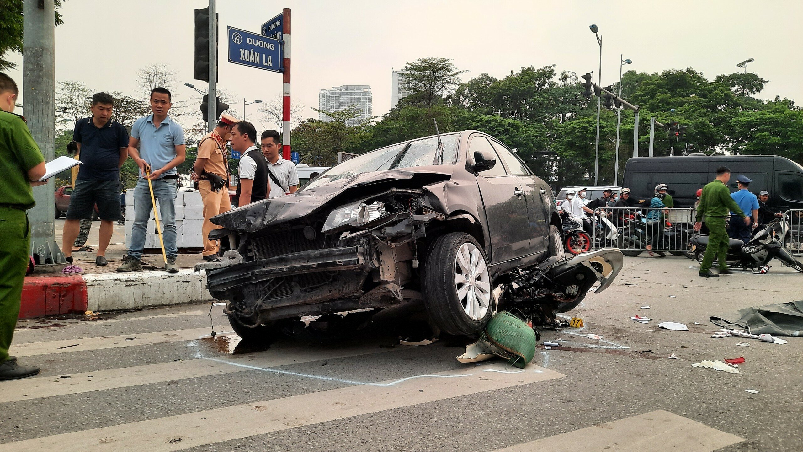 Công an cho biết, qua xét nghiệm trong cơ thể ông Vĩnh không có nồng độ cồn, không có chất kích thích, ma tuý.