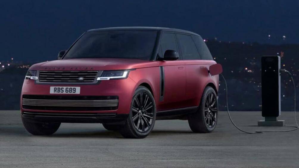 1. Land Rover Range Rover Hybrid 2023