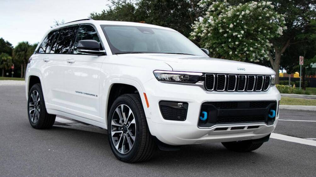 3. Jeep Grand Cherokee 4xe 2023