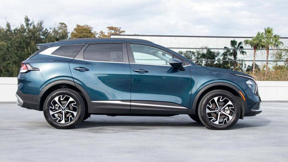 7. Kia Sportage Hybrid 2023
