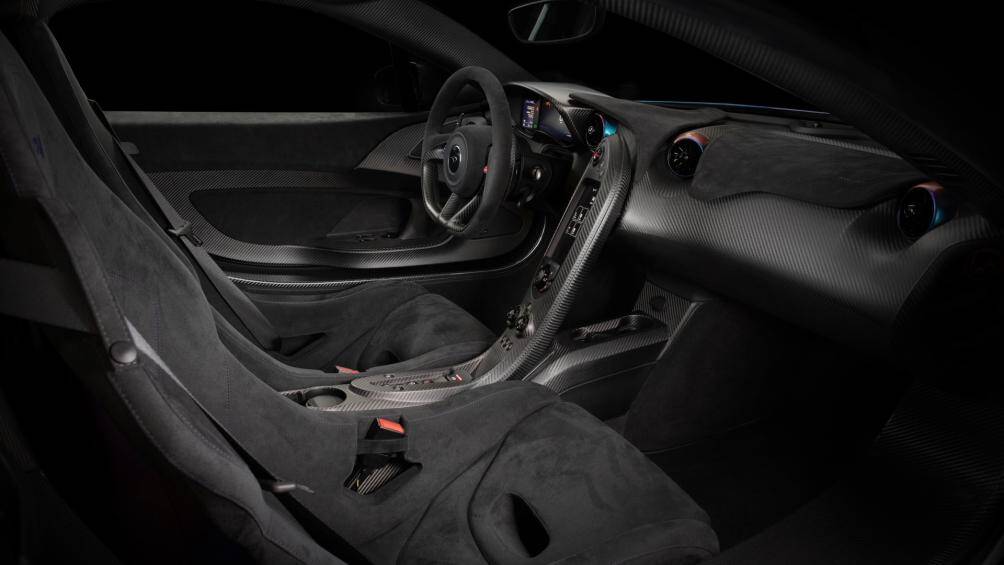 Động cơ điện của xe mang đến công suất tối đa 179 mã lực và mô-men xoắn cực đại 260 Nm