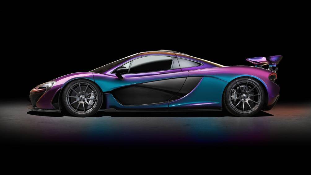 Bộ pin điện lithium-ion 4,7 kWh cho phép chiếc xe có khả năng di chuyển hoàn toàn bằng điện khoảng 31 km