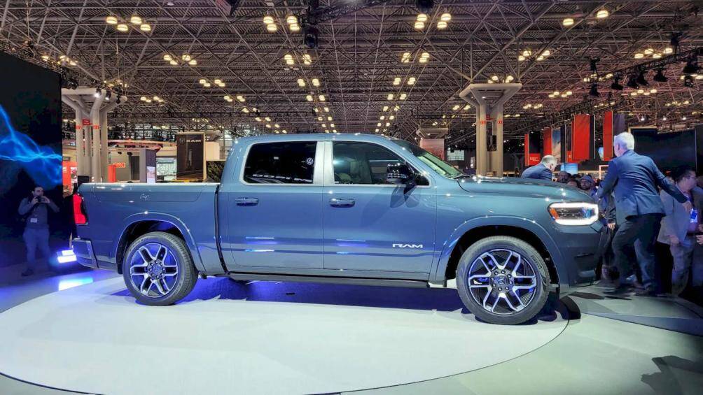 Ram 1500 REV 2024 có chế độ tối ưu kéo rơ-moóc với sức kéo tối đa lên đến 6.350 kg