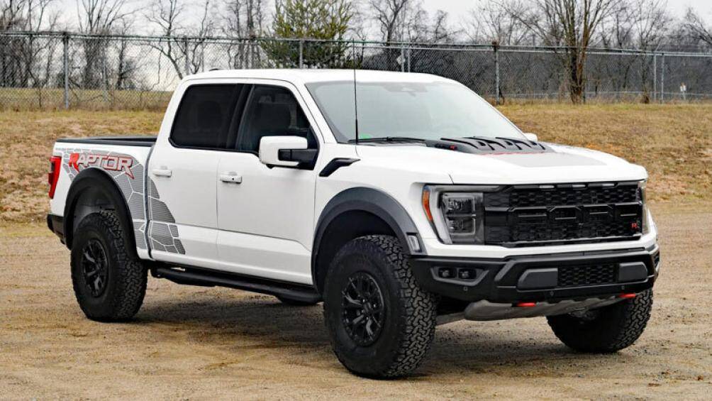 3. Ford F-150 Raptor R 2023 (thời gian tăng tốc từ 0-96 km/h: 3,6 giây)