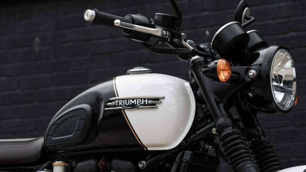 Đây là phiên bản đặc biệt kỷ niệm 10 năm hợp tác giữa Triumph và Distinguished Gentleman’s Ride