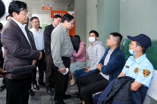 Đồng thời, nghiên cứu tạo cơ chế thuận lợi, phù hợp với cơ chế thị trường, tinh thần là mọi người chung tay, doanh nghiệp chung tay, người bệnh đóng góp, "nếu lợi ích quá nghiêng về người bệnh thì doanh nghiệp không có tiền đầu tư, nếu quá nghiêng về doanh nghiệp thì Nhà nước và người dân thiệt thòi".