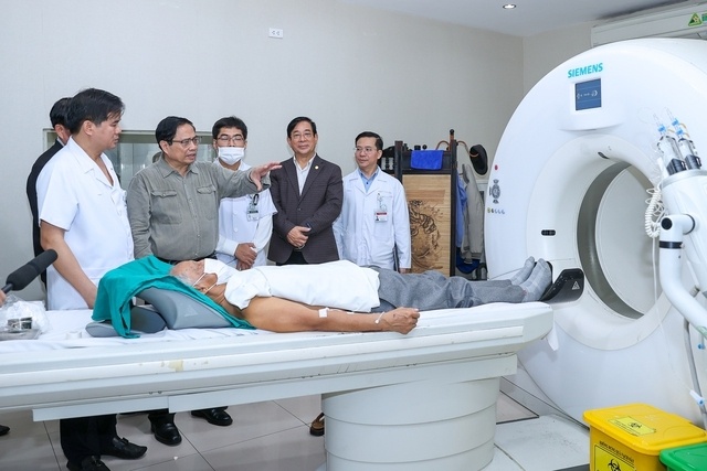 Theo bác sỹ Tuấn, các cán bộ, y bác sĩ cảm thấy yên tâm làm việc hơn sau khi các quyết sách gỡ vướng về vật tư y tế được ban hành. Hiện thuốc, vật tư, trang thiết bị y tế tại Trung tâm đã được bảo đảm tương đối đầy đủ.