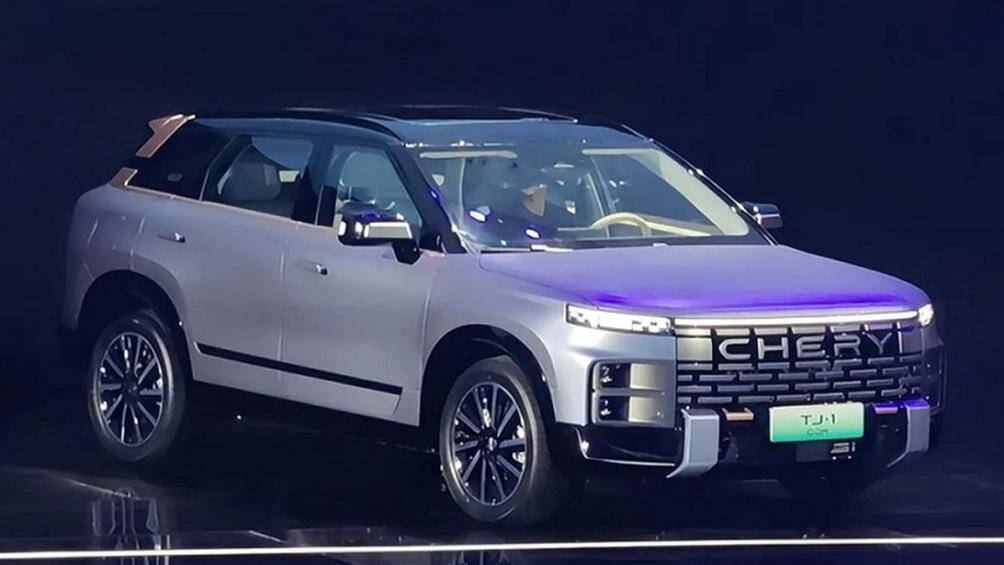 Động cơ xăng tạo ra công suất tối đa 115 kW (khoảng 154 mã lực) và mô-men xoắn cực đại 220 Nm