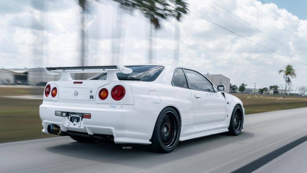 Do đó, những chiếc Nissan Skyline GT-R R34 phải đợi đến năm 2024 mới có thể được lăn bánh hợp pháp tại Mỹ