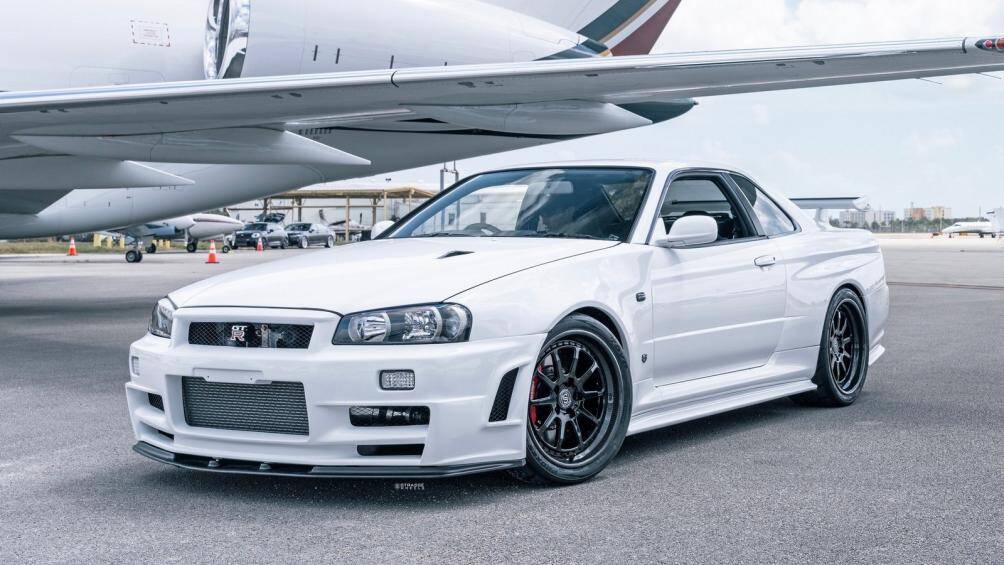 Tuy nhiên, dòng xe này vẫn có thể được nhập khẩu với dạng "trưng bày", đi kèm những giới hạn nghiêm ngặt về việc sử dụng