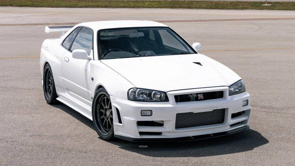 Xe được trang bị khối động cơ lừng danh RB26DETT twin-turbo 6 xy-lanh thẳng hàng 2.6L, công suất 280 mã lực và mô-men xoắn 392 Nm