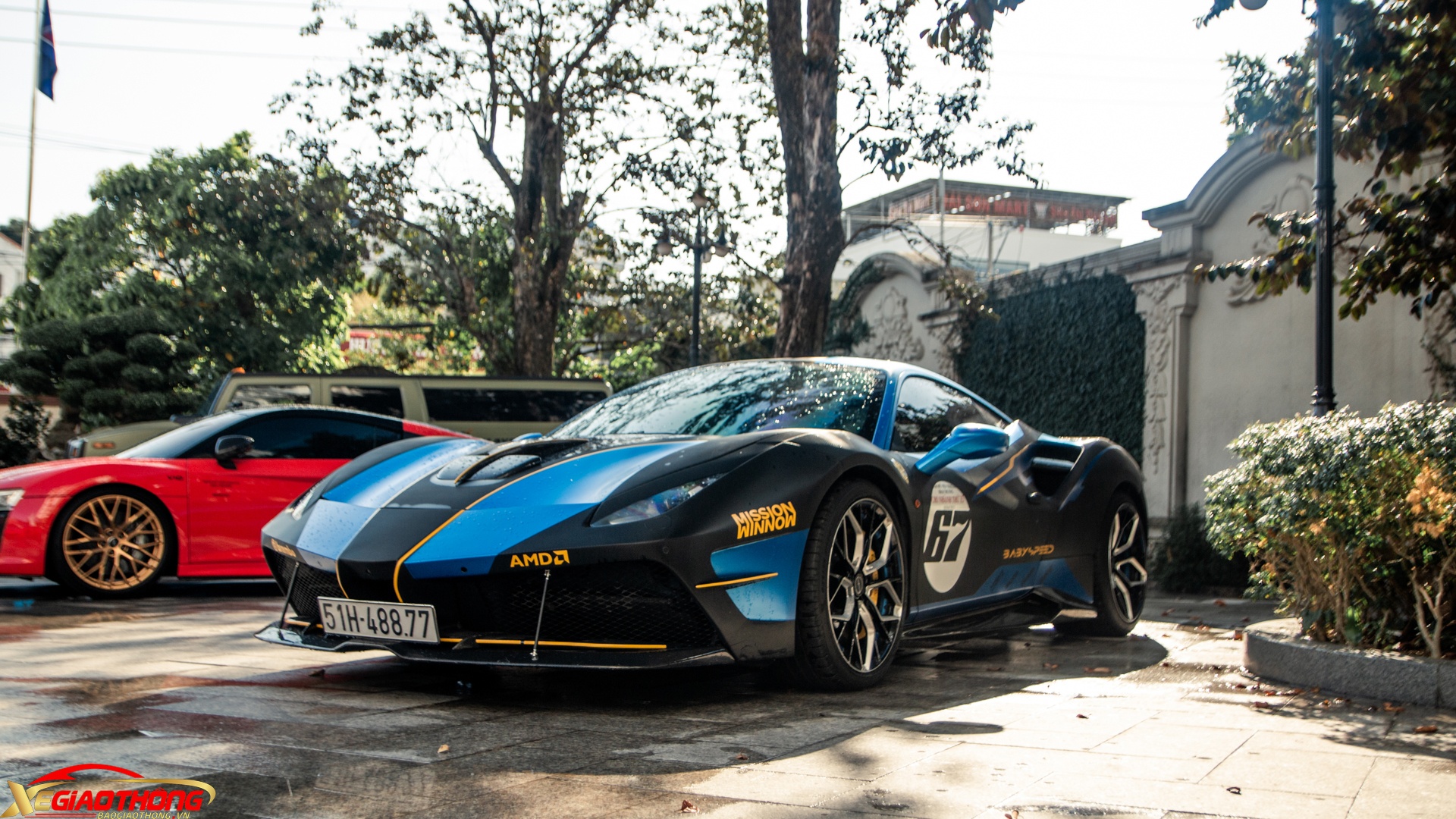 Trong buổi roadshow sáng ngày 8/4 còn có sự xuất hiện của "siêu ngựa" Ferrari 488 GTB với bodykit đến từ Misha Design và bộ mâm của Brixton Forged