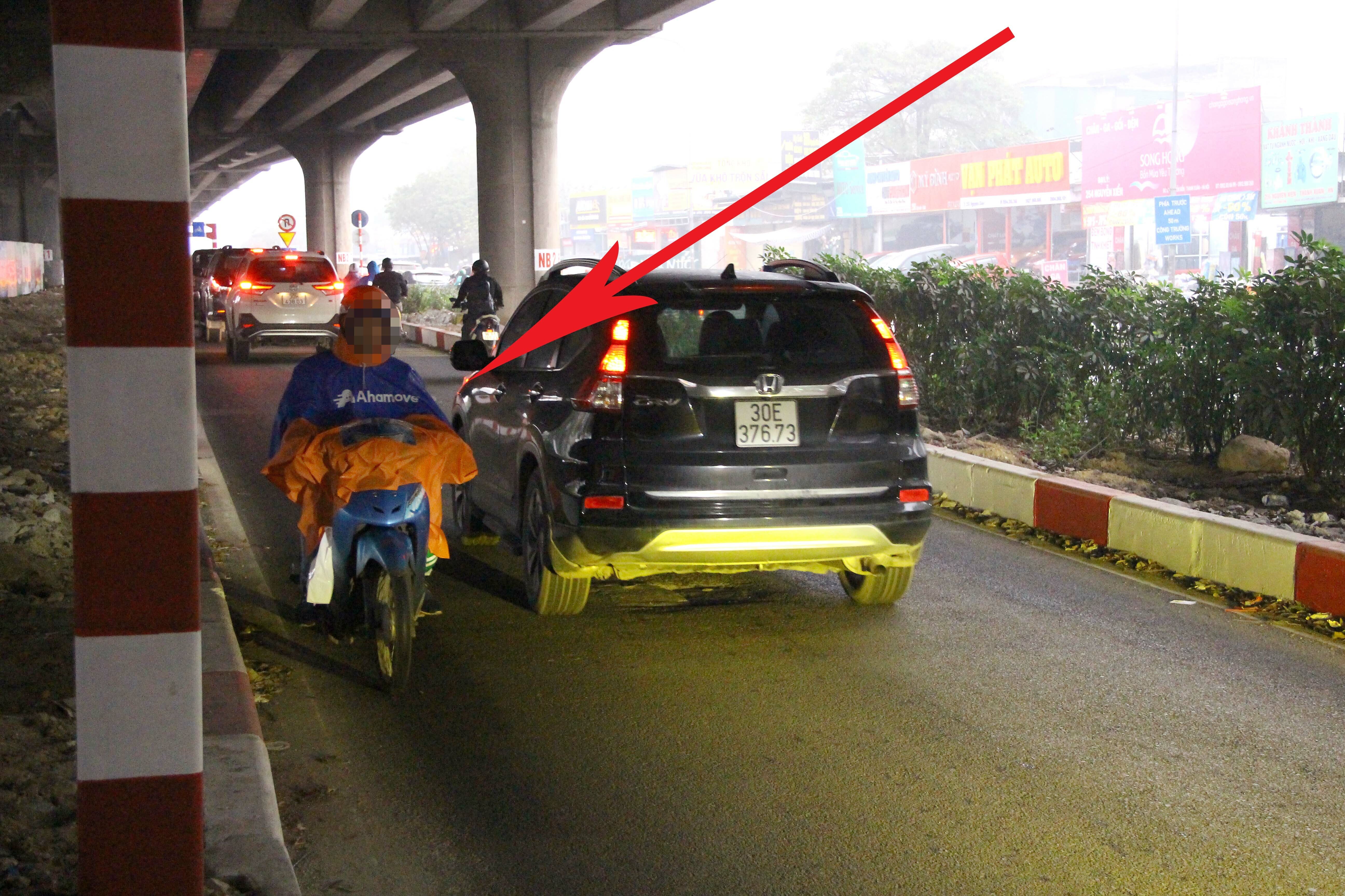 Được biết, để đảm bảo ATGT, hiện lực lượng chức năng đã có kế hoạch tăng cường xử phạt các xe đi ngược chiều trên đường Nguyễn Xiển.