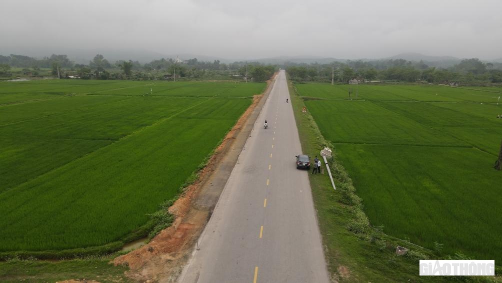 Dự &aacute;n đường giao th&ocirc;ng nối từ Quốc lộ 7C (Đ&ocirc; Lương) đến đường Hồ Ch&iacute; Minh (T&acirc;n Kỳ) c&oacute; chiều d&agrave;i 21,36km, tổng mức đầu tư 684,431 tỷ đồng, sử dụng ng&acirc;n s&aacute;ch trung ương v&agrave; ng&acirc;n s&aacute;ch địa phương. Dự &aacute;n do Ban QLDA c&ocirc;ng tr&igrave;nh giao th&ocirc;ng, Sở GTVT Nghệ An l&agrave;m chủ đầu tư