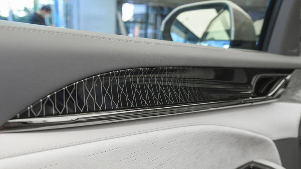 Thiết kế nội thất của Zeekr 009 lấy cảm hứng từ những khu vườn của Trung Quốc và dòng nước chảy