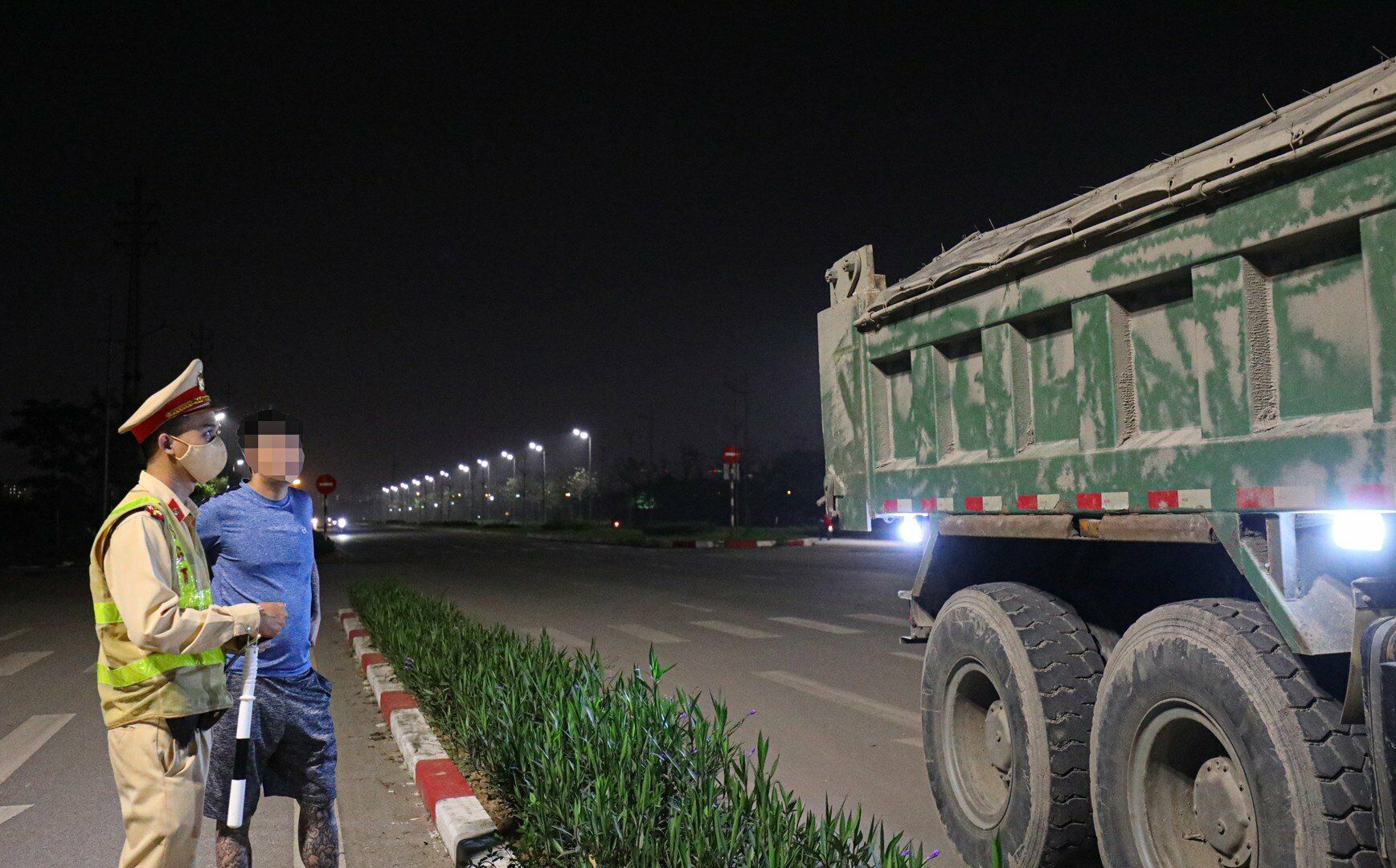 Cũng theo ông Ngọc, việc tuần tra lưu động sẽ tạo tính bất ngờ, và tránh sự né tránh đối với những đối tượng lái xe cố tình chở hàng quá tải.