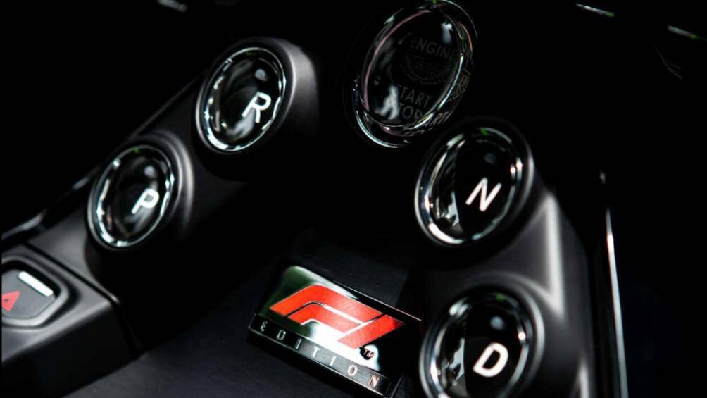 Khối động cơ V8 tăng áp kép, dung tích 4.0L do Mercedes-AMG sản xuất cho công suất 525 mã lực và mô-men xoắn cực đại 685 Nm