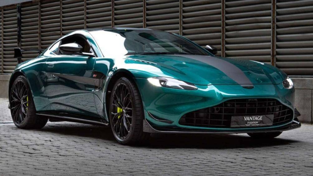 Aston Martin Vantage F1 đánh dấu sự trở lại của Aston Martin tại đấu trường đua xe F1 sau hơn sáu thập kỷ vắng bóng