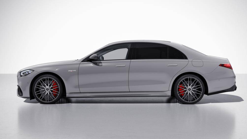 Xe được trang bị nước sơn xám Manufaktur Alpine Grey, bộ mâm đúc 21 inch 10 chấu kép, kẹp phanh AMG màu đỏ