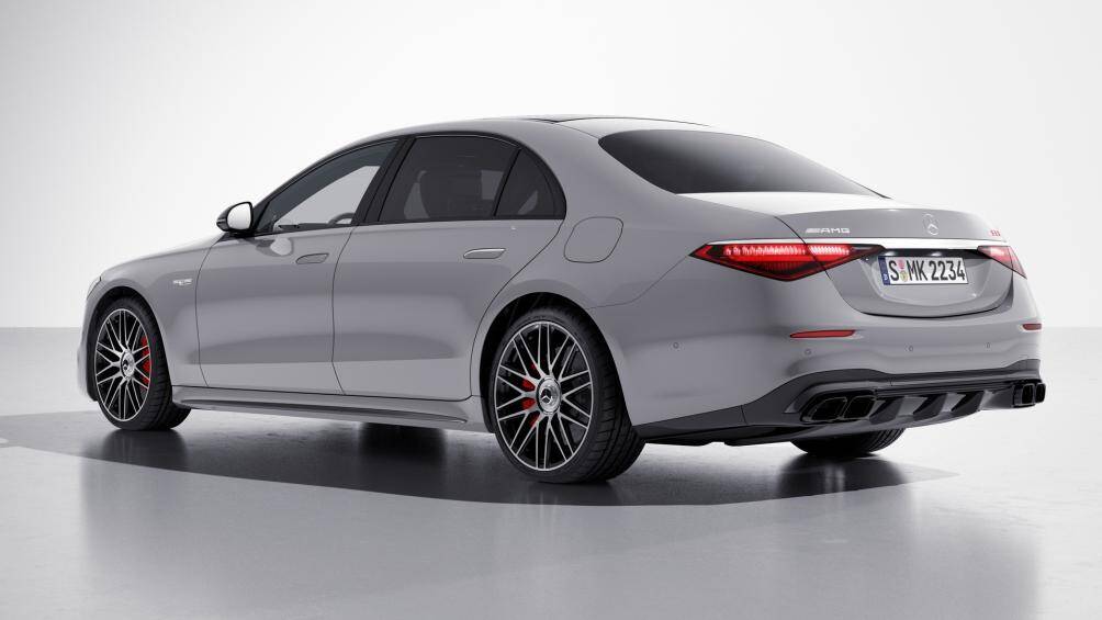 Tại Đức, Mercedes-AMG S 63 E Performance có giá khởi điểm hơn 227.000 USD (5,34 tỷ đồng)