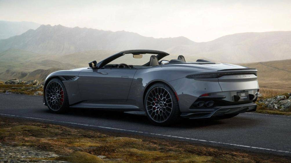 Cơ cấu này góp phần làm tăng khối lượng của bản Volante thêm 10 kg để đạt đến mức 1.855 kg và khiến phiên bản này cần 3,6 giây để tăng tốc 0 - 100 km/h