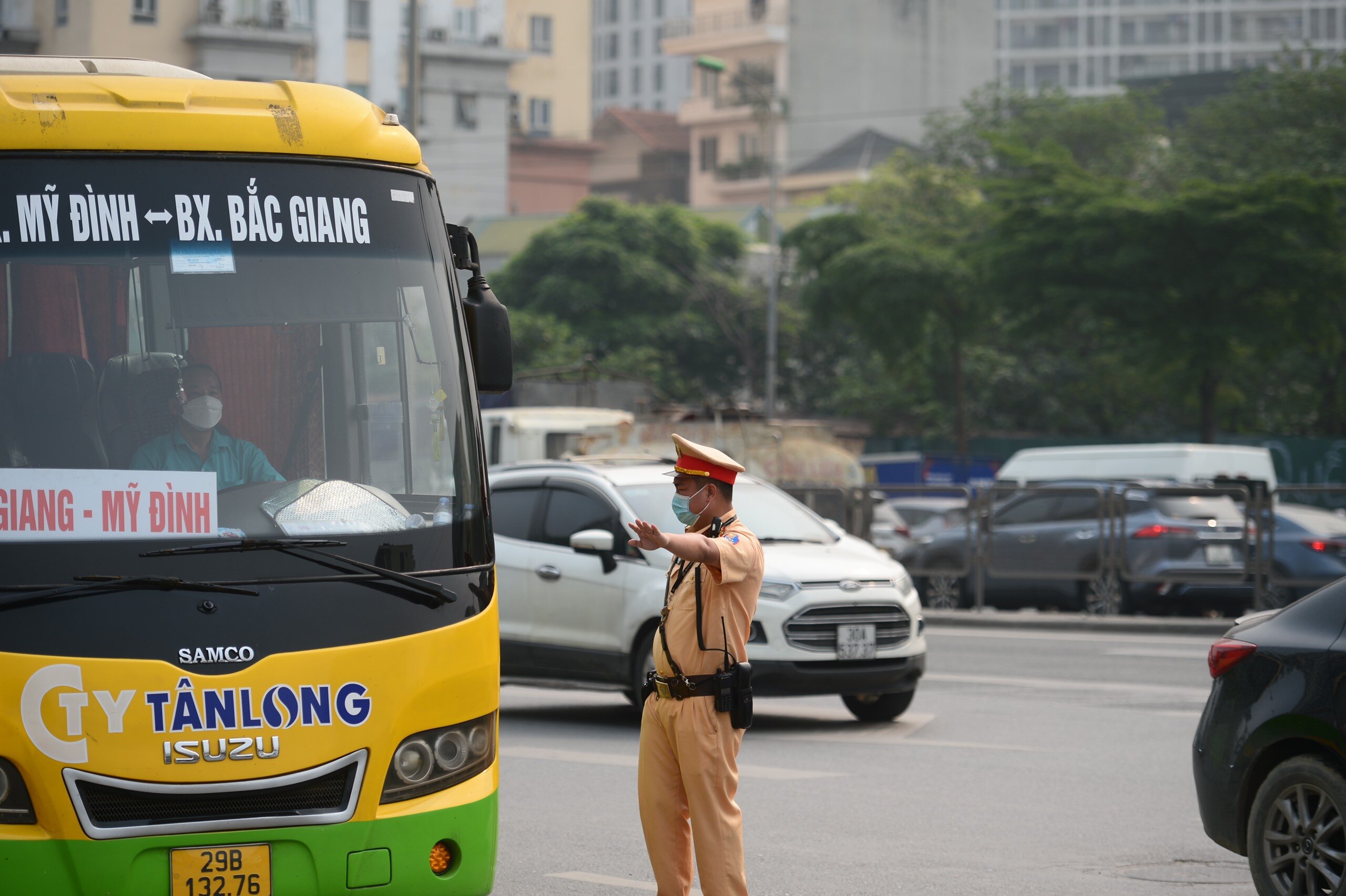 Hành khách Nguyễn Văn Quang (Bắc Giang) cho biết, việc kiểm tra nồng độ cồn và ma túy đối với những lái xe khách là rất cần thiết để không chỉ đảm bảo an toàn cho hành khách mà còn đảm bảo cho người tham gia giao thông khác.