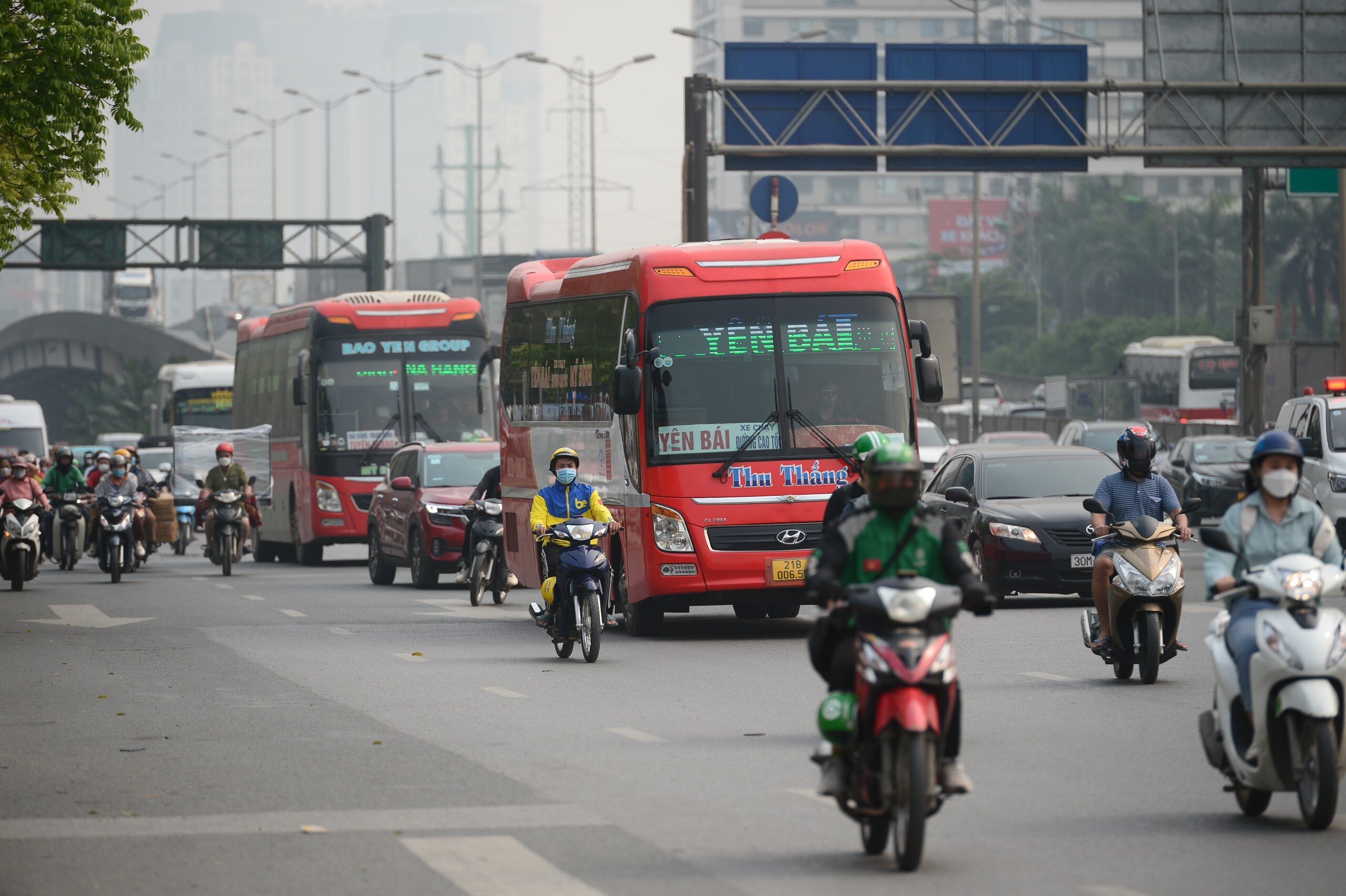 Thông số kỹ thuật của máy bắn tốc độ cho thấy, tài xế này chỉ cho xe chạy 14km/h trên tuyến đường Phạm Hùng để bắt khách dọc đường về Phú Thọ.