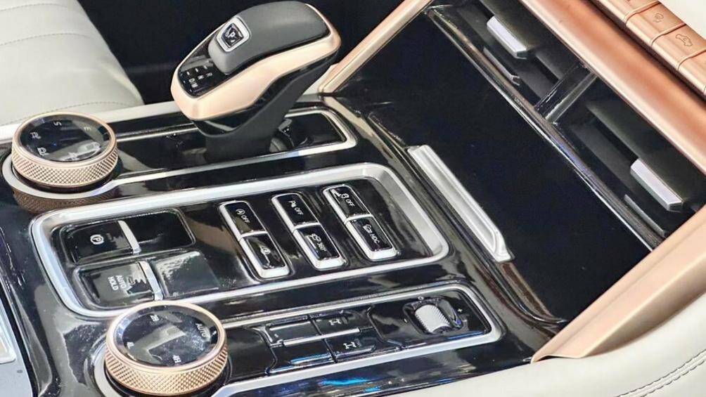 Theo thông tin được Foton Motor công bố, mẫu xe ra mắt sớm sẽ được trang bị động cơ diesel 2.0T kết hợp với hệ thống hybrid nhẹ 48 V