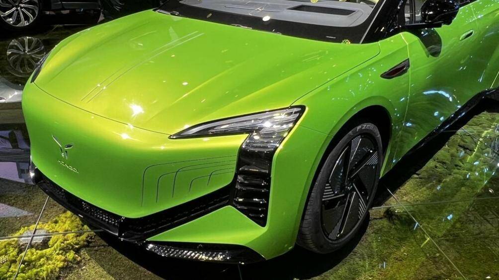 Khách hàng đã có thể bắt đầu đặt cọc mẫu xe này. Giá cọc chỉ từ 199 Nhân dân tệ (gần 700 triệu đồng)