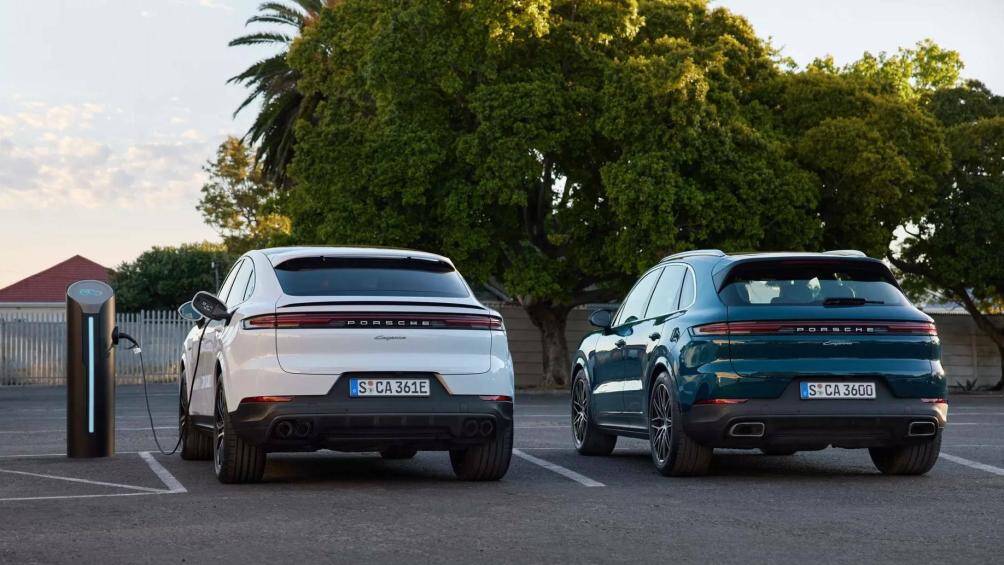Cayenne 2024 vẫn có đầy đủ 2 kiểu thân là Cayenne SUV truyền thống và Cayenne Coupe thời trang cá tính