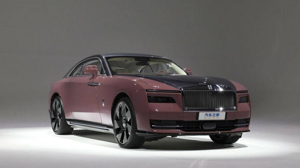 Tuy nhiên, Rolls-Royce đã thiết kế lại để sẵn sàng cho các hệ thống truyền động hoàn toàn bằng điện ngay từ đầu