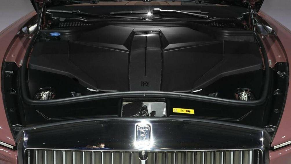 Spectre có thời gian tăng tốc từ 0-100km/h chỉ là 4,4 giây và sẽ đạt tốc độ tối đa 250 km/h