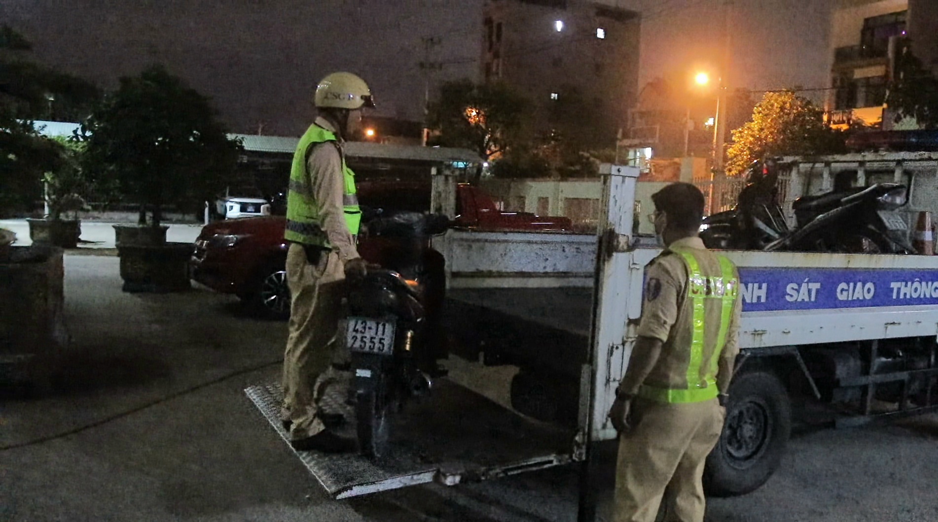Những xe máy của người vi phạm nồng độ cồn sẽ bị lực lượng chức năng tạm giữ.