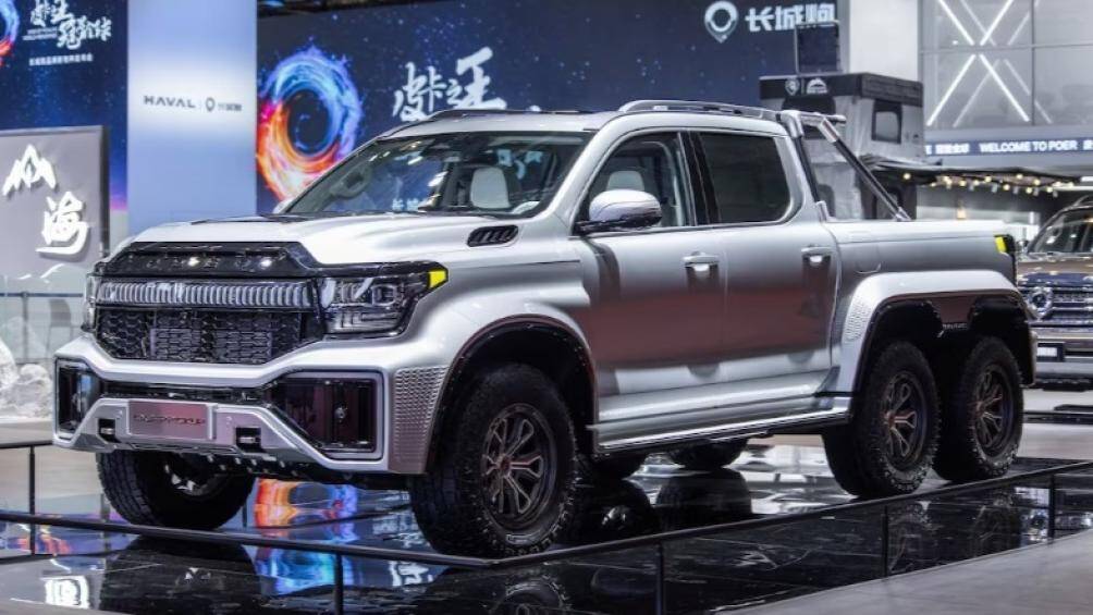 Tại triển lãm Ô tô Thượng Hải 2023, hãng xe Great Wall đã trình làng mẫu bán tải 6 bánh đầu tiên của Trung Quốc mang tên Cannon Cyber Pickup