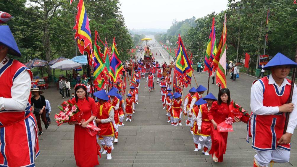 Lễ rước kiệu về Đền Hùng là một trong những nghi lễ truyền thống được duy trì và bảo tồn từ lâu đời thể hiện đạo lý uống nước nhớ nguồn và sự tôn kính đối với Tổ tiên của dân tộc ta, đồng thời thể hiện tinh thần đoàn kết, tính cộng đồng dân tộc.