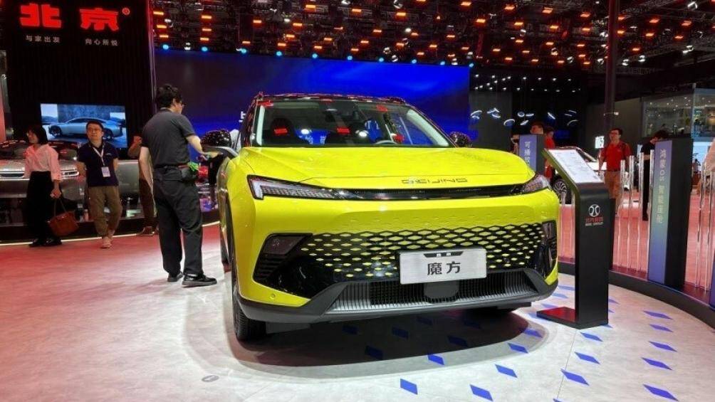 Tại thị trường Trung Quốc, Beijing X55 2023 có giá bán dao động từ 99.000 - 153.900 Nhân dân tệ (khoảng 338 - 526 triệu đồng)