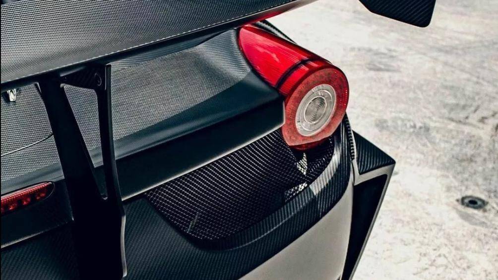 Ferrari 458 Challenge trang bị động cơ V8 4.5 lít, sản sinh công suất 570 mã lực