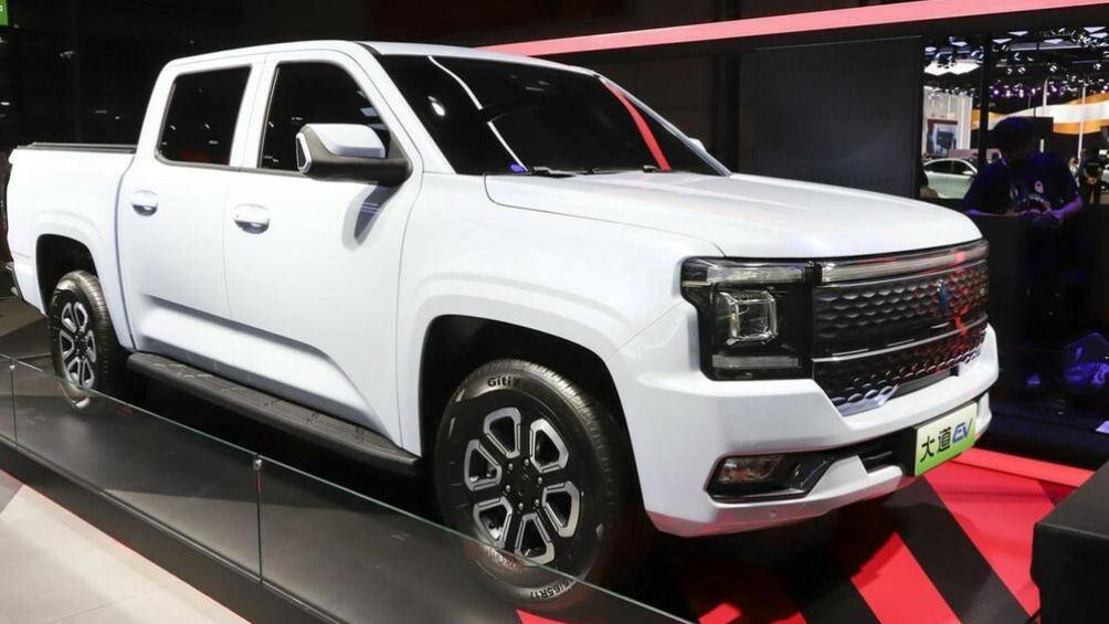 JMC Dadao mới ra mắt tại Triển lãm Ô tô Thượng Hải 2023 gồm các bản trang bị động cơ điện, xăng, dầu, PHEV (hybrid sạc ngoài)