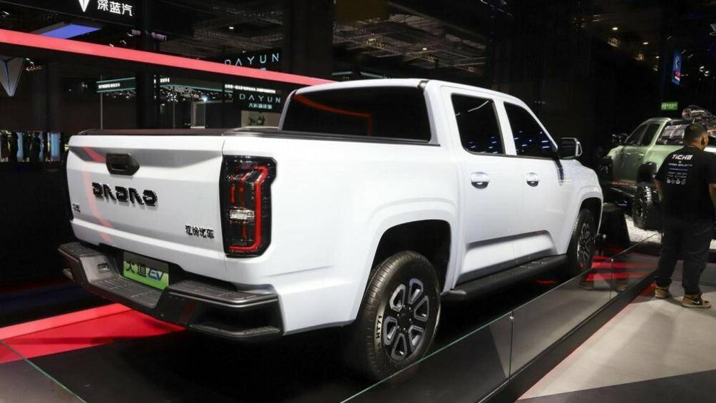 Đây là chiếc xe bán tải đầu tiên của thương hiệu Jianling Motors được phát triển trên nền tảng mới