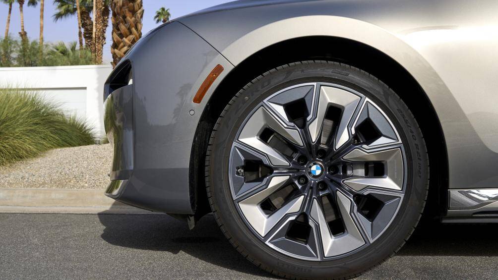La-zăng khí động học BMW Individual kích thước 21 inch