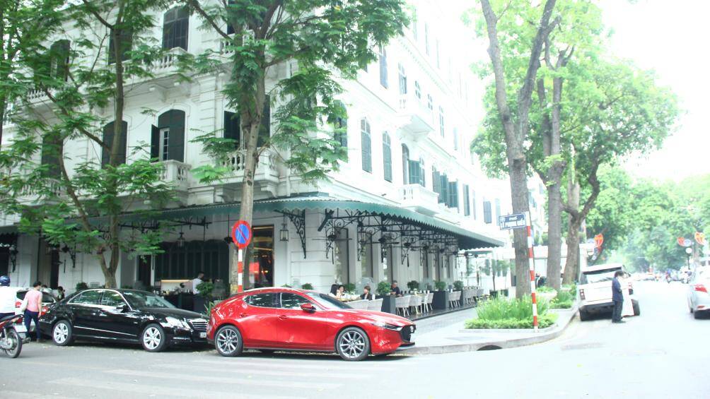 Từ năm 2021, UBND TP Hà Nội đã chấp thuận để UBND quận Hoàn Kiếm tiến hành cho thuê 4 địa điểm trên vỉa hè ở 94 Lý Thường Kiệt, 30A Lý Thường Kiệt, 11 Lê Phụng Hiểu và 15 Ngô Quyền.